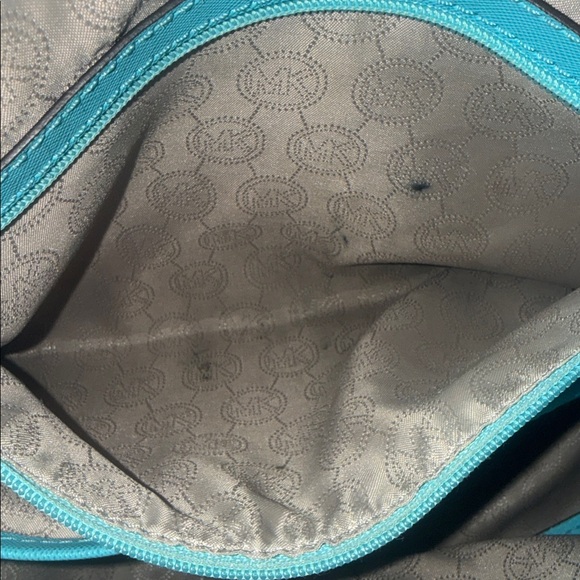 MICHAEL KORS HAMILTON AQUA PURSE - Picture 11 of 13